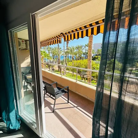 El Palmeral- Vistas, Sea View, Seasonal Pool Apartment